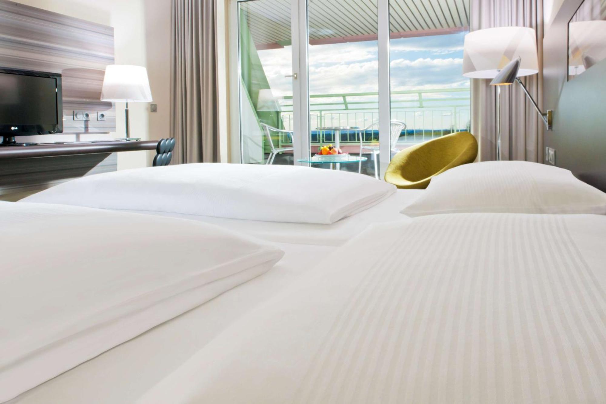 Dorint Am Nuerburgring Hocheifel Hotel Bagian luar foto