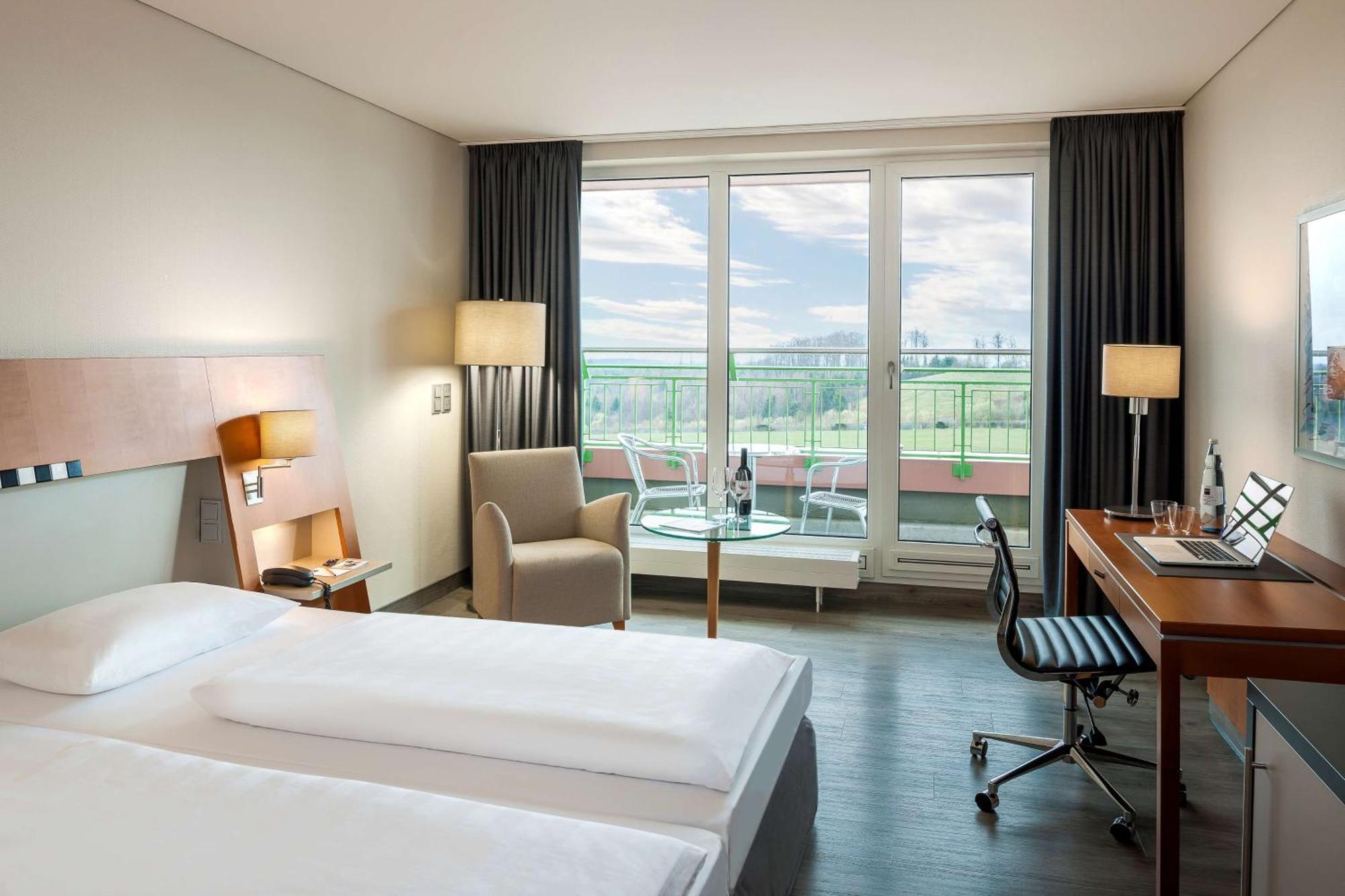 Dorint Am Nuerburgring Hocheifel Hotel Bagian luar foto